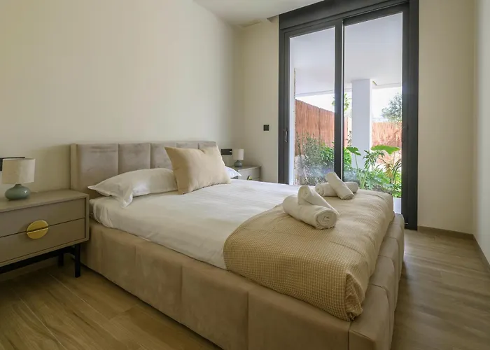 Las Colinas Golf & Country Club Residences