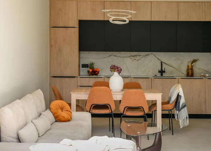 Las Colinas Golf & Country Club Residences