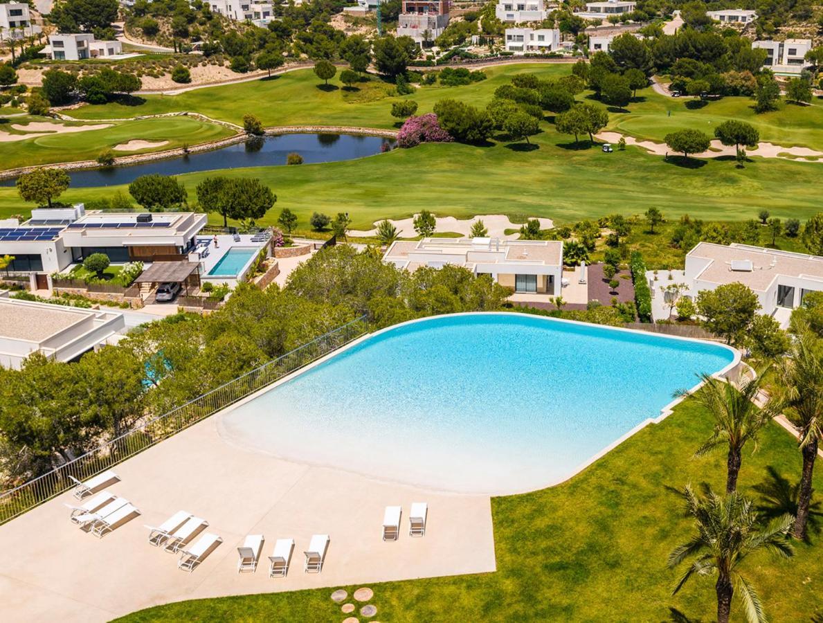 Colinas Golf & Country Club Residences *